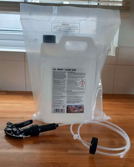 Photo of free Green algae spray & leave treatment (Barry CF62) #1