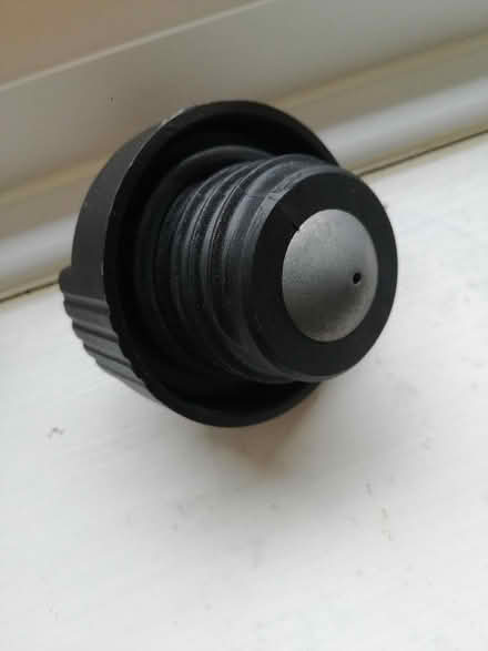 Photo of free locking petrol cap (Cam GL11) #2