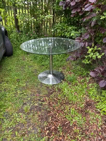 Photo of free Glass table (HR2 0LT) #3