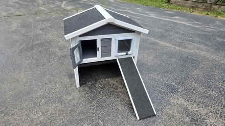 Photo of free Cat/Pet House (Elgin) #1