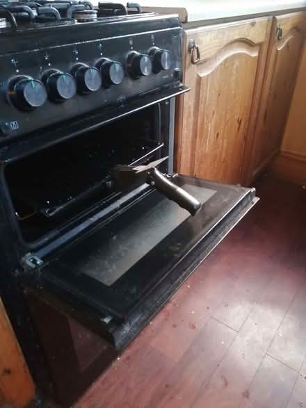 Photo of free Gas cooker (must collect Sun 31st May) (Old Basford NG6) #2