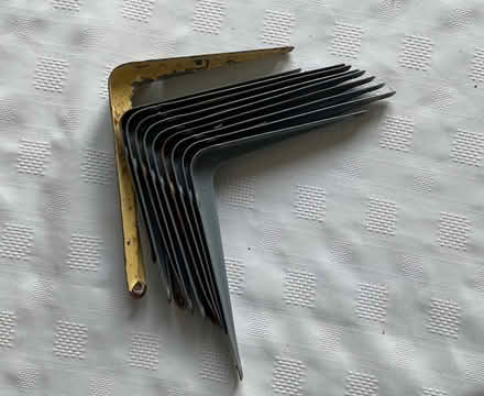 Photo of free Shelf supports (Guarlford WR14) #3