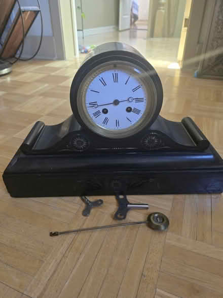Photo of free Antique clock (Vanier north) #1