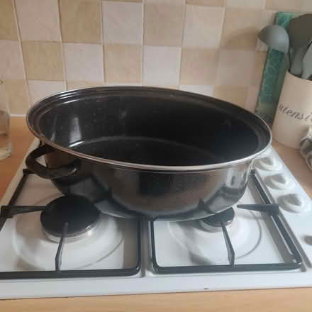 Photo of free Large roasting tin (B13 Billesley) #3