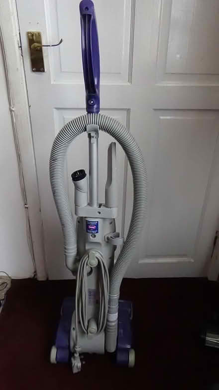 Photo of free Vacuum cleaner (S8 Lowedges) #4