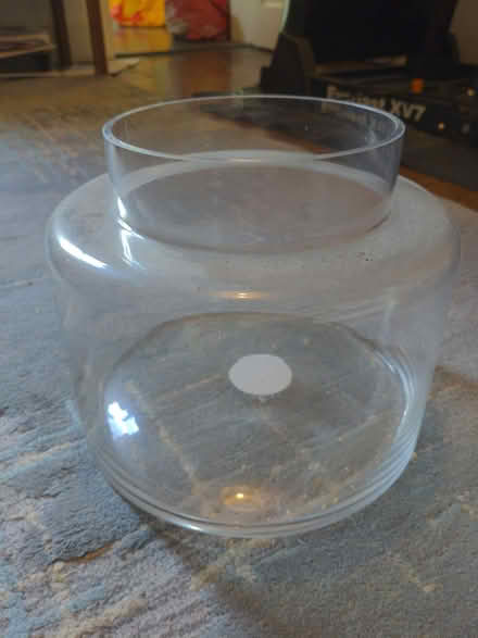 Photo of free Habitat Vase (Earley RG6) #1