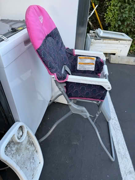 Photo of free Small Cosco high chair & meal tray (1075 Valencia Avenue) #3