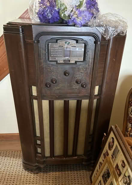 Photo of free Console Radio (Grymes Hill, Staten Island) #1
