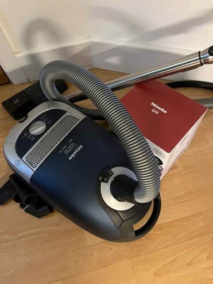 Photo of free Miele vacuum cleaner (Canonbury N1) #1