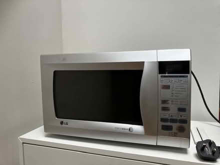 Photo of free LG Microwave (Tufnell Park N19) #1