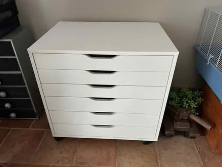 Photo of free White Chest Of Drawers (CT5) #1