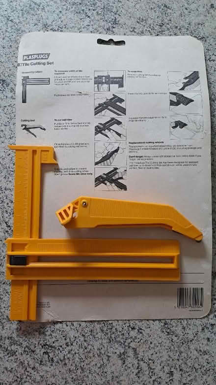 Photo of free Plasplugs wall tile cutting set (Wokingham RG40) #1