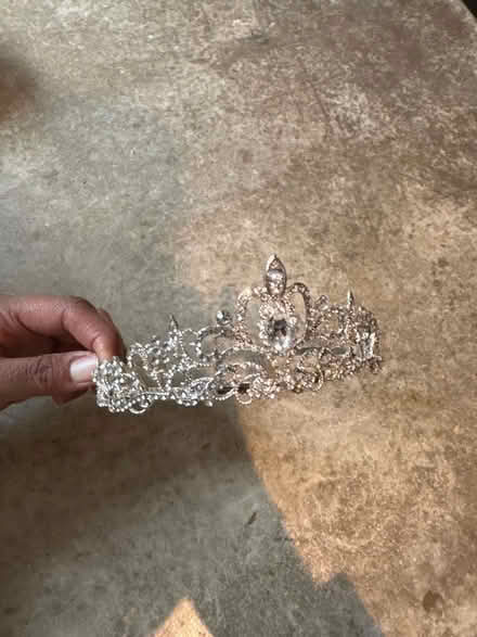 Photo of free Tiara for fancy dress (CR2) #1