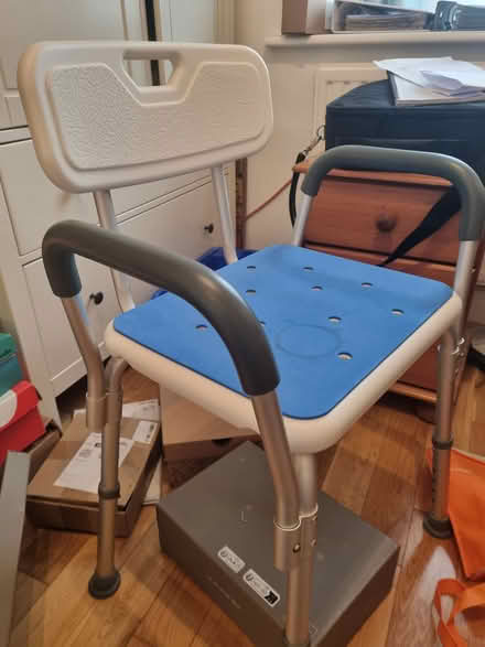 Photo of free Bath seat (W5) #1