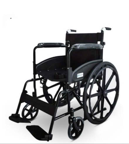 Photo of wheelchair (20 Grange Cl, Hayes UB3 2RU) #1