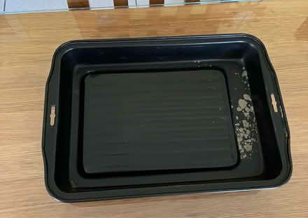Photo of free Roasting tin (St. Michaels Mead, B/Stortford) #1