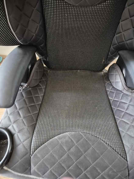 Photo of free Graco highback booster carseat (BR8) #2