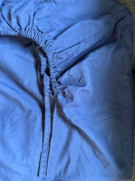 Photo of free Twin navy fitted sheet with hole (L5L 5P5) #1