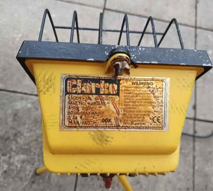Photo of free Halogen floodlight (Barkham RG41) #2