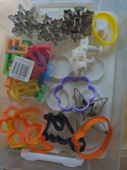 Photo of free Cupcake carrying case + biscuit cutters (Earley RG6) #2