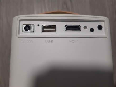 Photo of free USB+HDMI ports projector, not heavy (Edinburgh EH17) #3