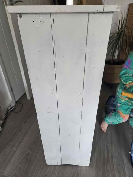 Photo of free bookcase (En7) #4