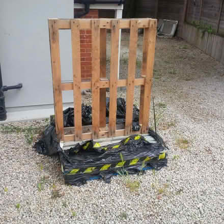 Photo of free Pallet (Send GU23) #1
