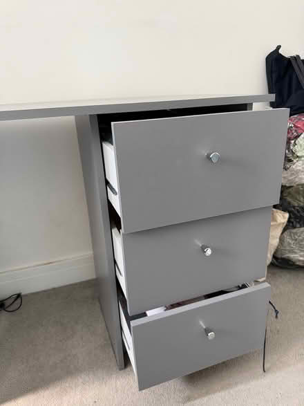Photo of free Grey desk (Kt19 8tl) #1