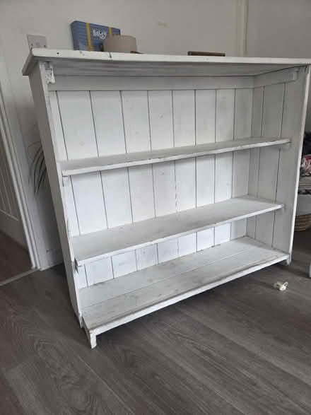 Photo of free bookcase (En7) #1