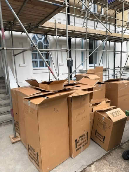 Photo of free moving boxes (Nw3 5pl) #1