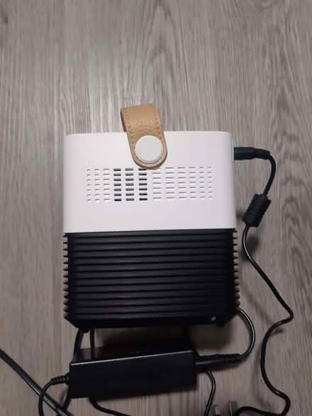 Photo of free USB and HDMI connectable projector (Apeman) (Gilmerton EH17) #3