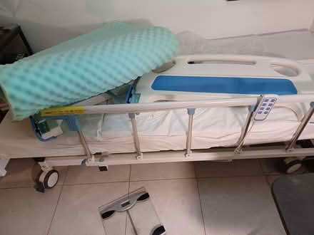 Photo of free Hospital bed (33844) #1