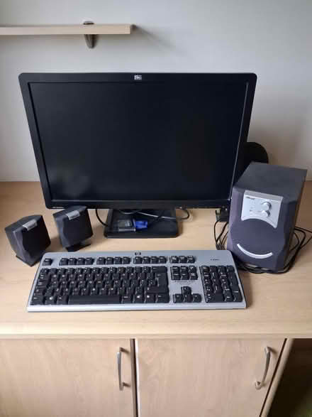 Photo of free Monitor, speakers & keyboard (Fleetville) #1