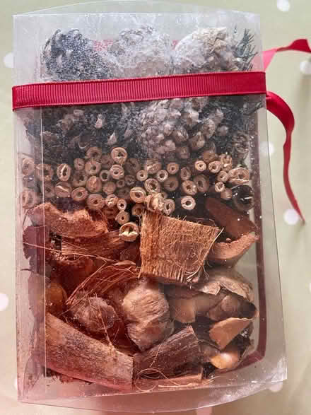 Photo of free Pot pourri (Southdown AL5) #2