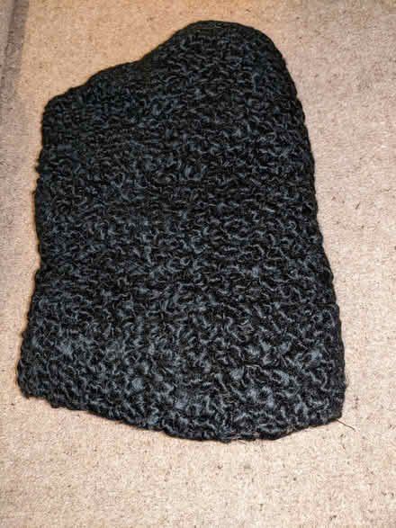 Photo of free Vintage black hand warmer/muff. (Springfield SY2) #2