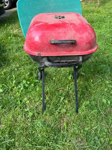 Photo of free Portable BBQ grill (Guthriesville) #2