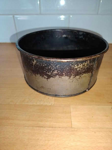 Photo of 6 inch (15.5 cms) Baking Tin (Dunstable LU5) #1