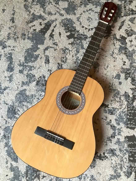 Photo of free Jose Ferrer 3/4 size Estudiante Classical Guitar (Chapel Lawn SY7) #1