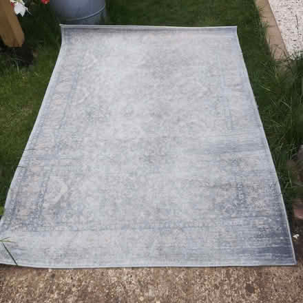 Photo of free Grey Patterned Rug (Rayleigh SS6) #1