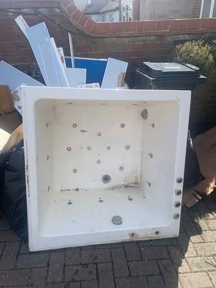 Photo of free Old jacuzzi (Saltdean sussex) #1