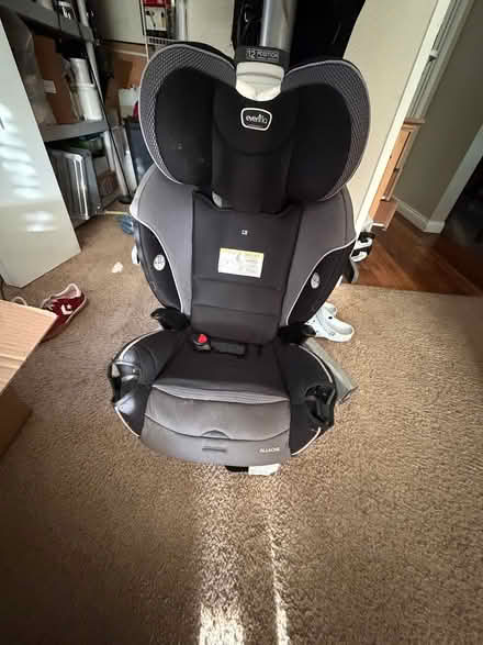 Photo of free Car seat (Central) #1