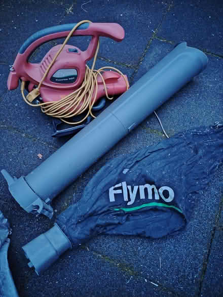Photo of free Leaf blower / collector (Dublin 1) #1