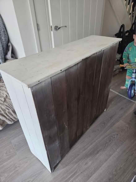 Photo of free bookcase (En7) #3