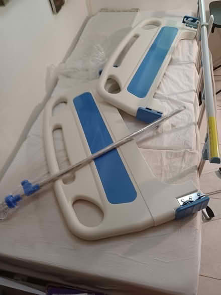 Photo of free Hospital bed (33844) #3