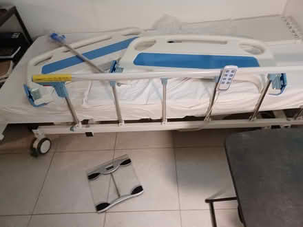 Photo of free Hospital bed (33844) #2