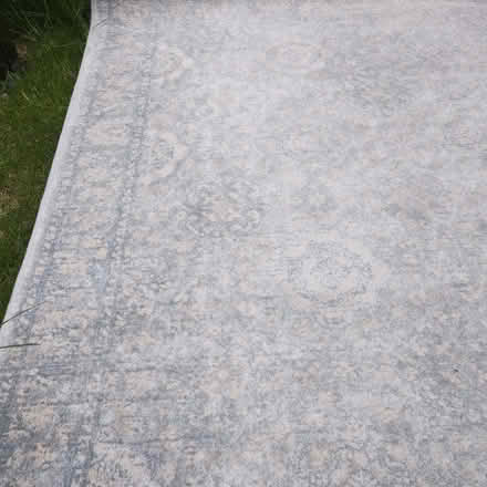 Photo of free Grey Patterned Rug (Rayleigh SS6) #2