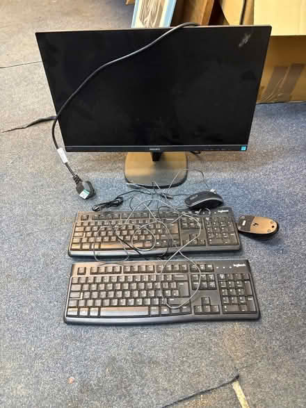 Photo of free Screen keyboards & mouse (Oulton Broad NR32) #1