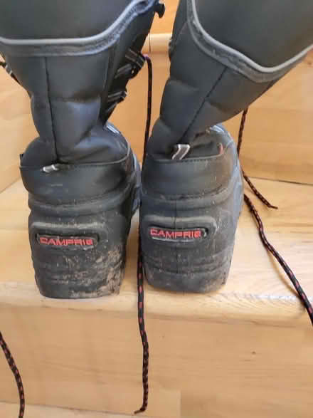 Photo of free Snow boots 7 (Bray SL6) #2