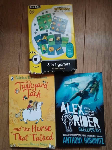 Photo of free Books and a game (MK41) #1