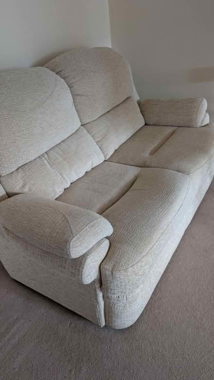 Photo of free 2 seater sofa (South Abingdon Oxfordshire) #3